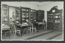 [Czytelnia Miejskiej Biblioteki Publicznej w Radomiu ; ul. Żeromskiego 40]