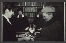 [Dzień Kobiet ; Miejska Biblioteka Publiczna w Radomiu]