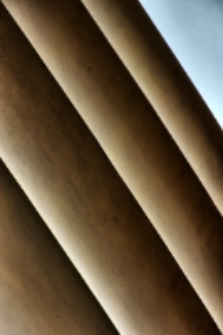 Kolumny przed wejściem