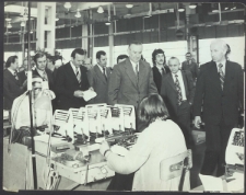 [Wizyta Prezesa Rady Ministrów Piotra Jaroszewicza w Zakładach Metalowych Predom-Łucznik im. Gen. Waltera w Radomiu]